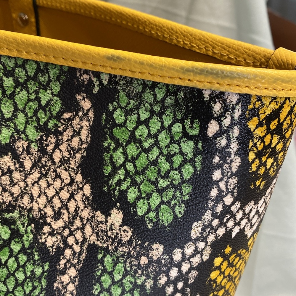 Coach Reversible City Tote in Snake Print With Detachable Wristlet (RARE) - Picture 4 of 16